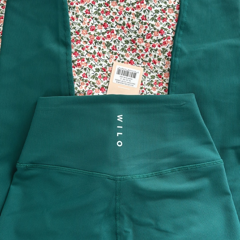 WILO green ribbed leggings